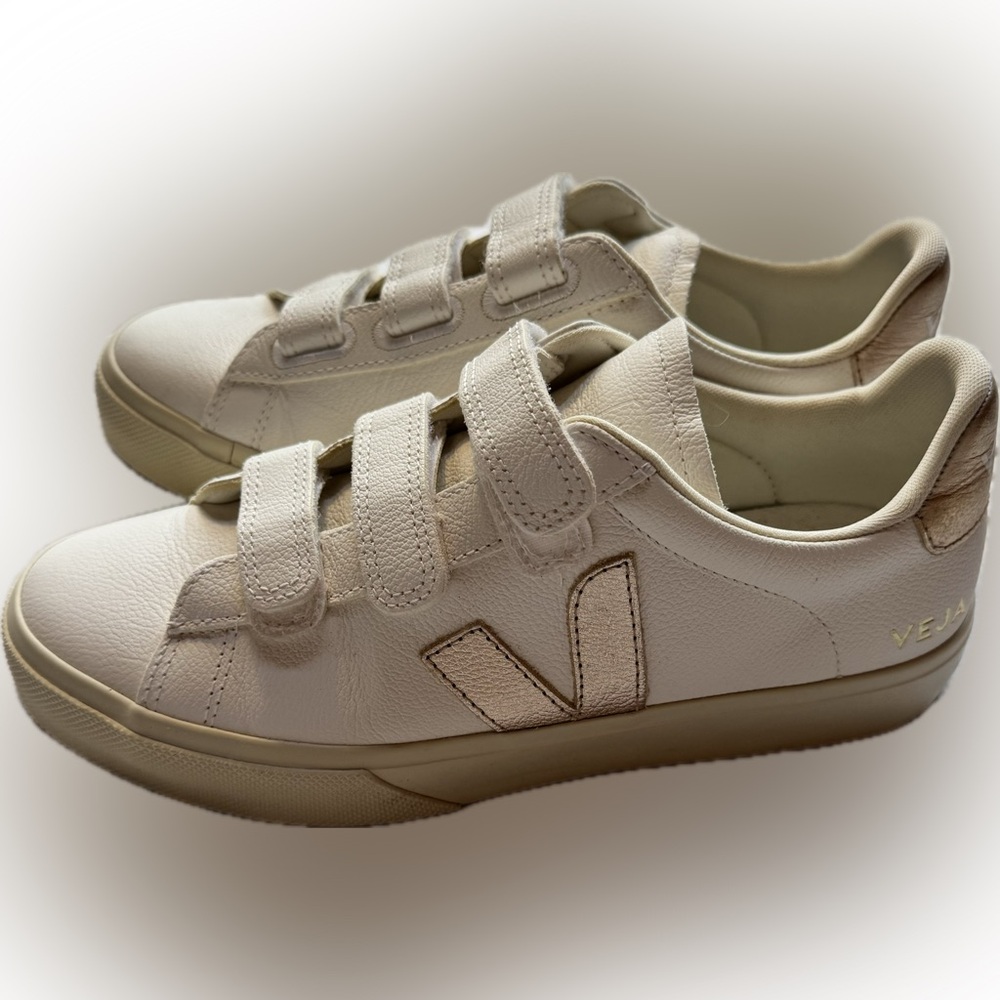 VEJA Recife Logo Velcro Sneakers